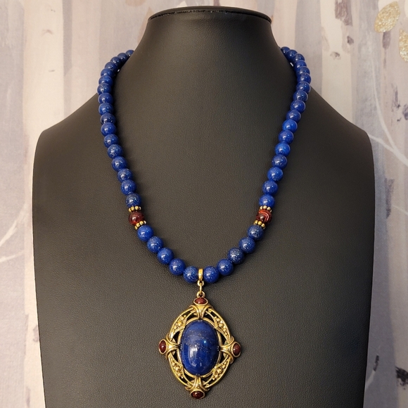 1928 Blue & Red Beaded Necklace Antiqued Gold-tone Sparkling Faux Lapis Pendant - Picture 13 of 15